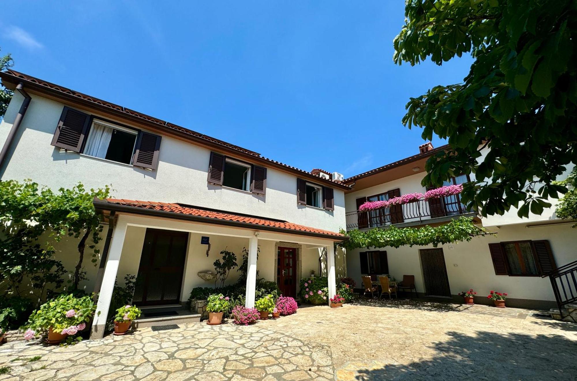 Guest House Renata โพลมิน ภายนอก รูปภาพ
